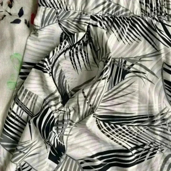 T for Talbots Grey/Black Palm Tree Print Athletic Skort Sz. SP - Picture 7 of 11